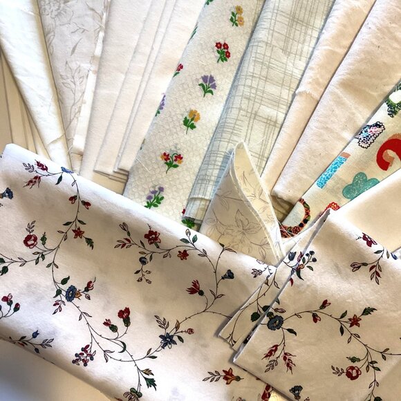 A Bundle Bag of Off-White / Cream Cotton Fabrics Material Scraps Quilting Sewing - Picture 5 of 7